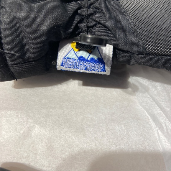 3M Thinsulate 40 gram Gloves Size 8-9 Years - Picture 3 of 4